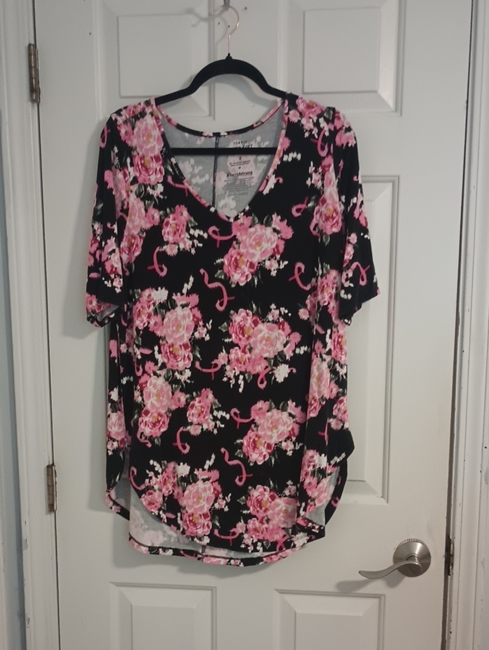 torrid Black Short Sleeve V-Neck Tee with Pink Floral Print